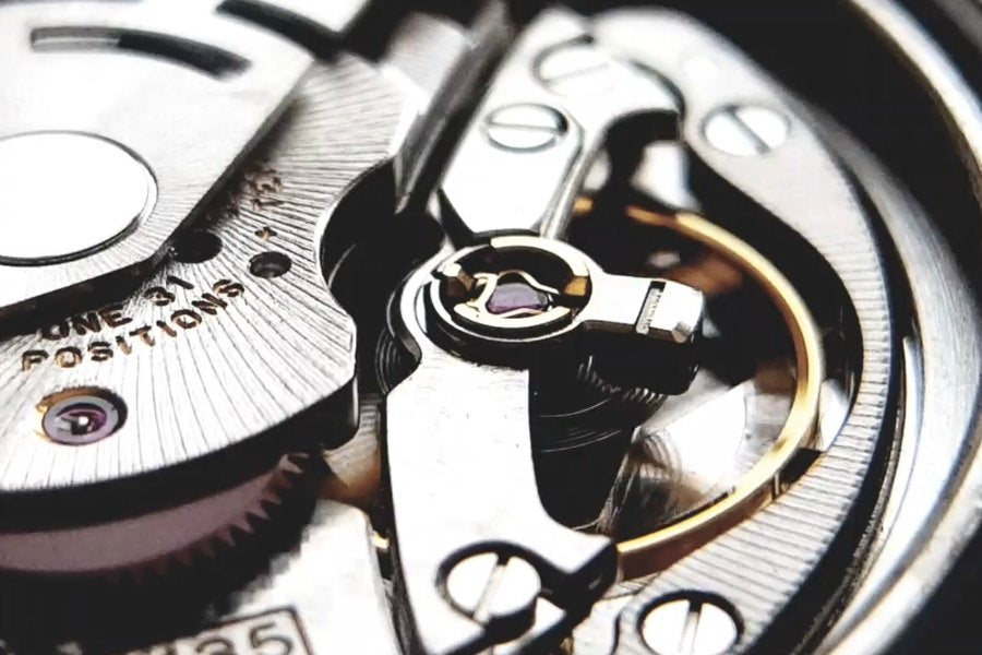 4 Ways to Buy a Vintage or Preowned Watch, Reviewed