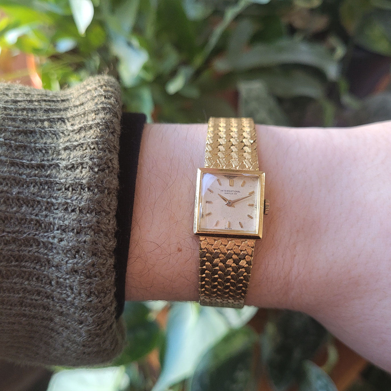 IWC Vintage Ladies 18k Gold Mechanical