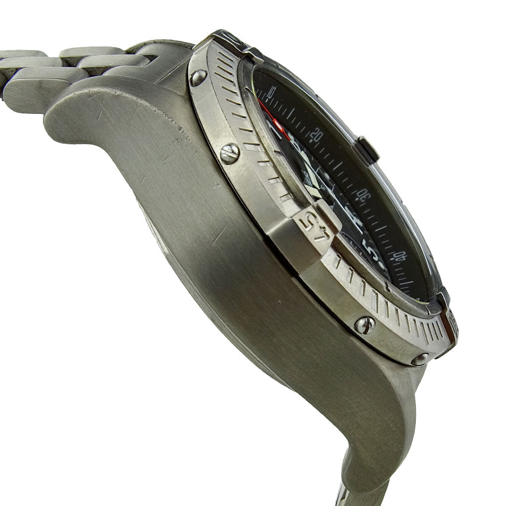 Breitling Chrono Avenger Titanium E13360